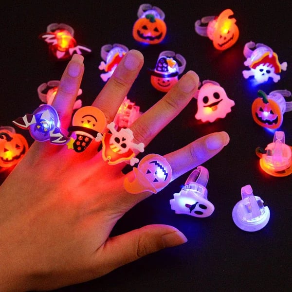 🎁LED Light Halloween Glowing Ring😍