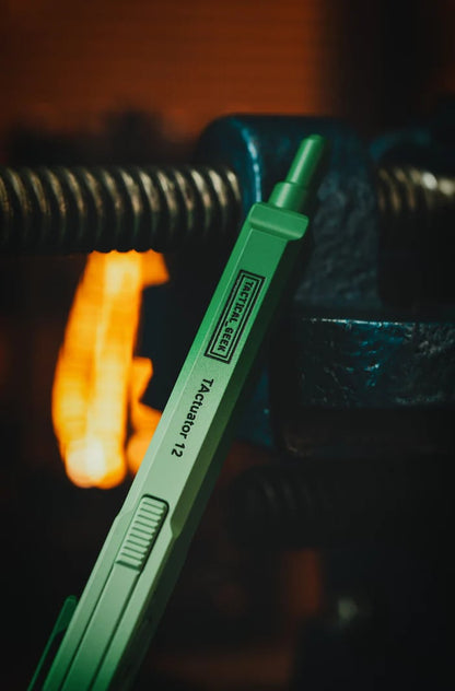 🍀 Lucky Shamrock Tactical Pen – Premium Titanium EDC Pen ✒️